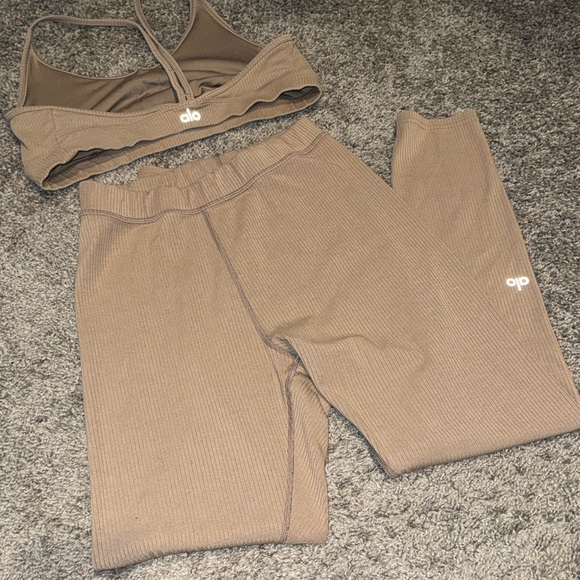 ALO Yoga Taupe Ribbed Activewear Set - Picture 1 of 5